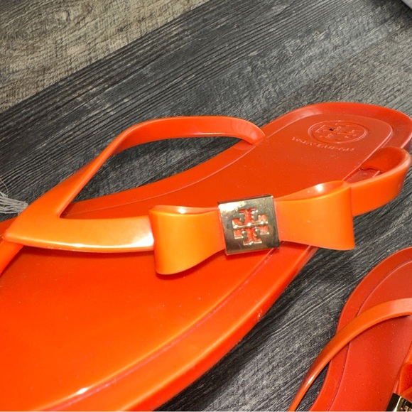TORY BURCH orange and gold jelly bow flip flop thong sandals 7 - Picture 6 of 6